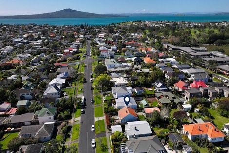 Photo of property in 33 Aramoana Avenue, Devonport, Auckland, 0624