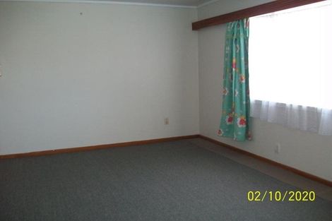 Photo of property in 75 Larnoch Road, Henderson, Auckland, 0610