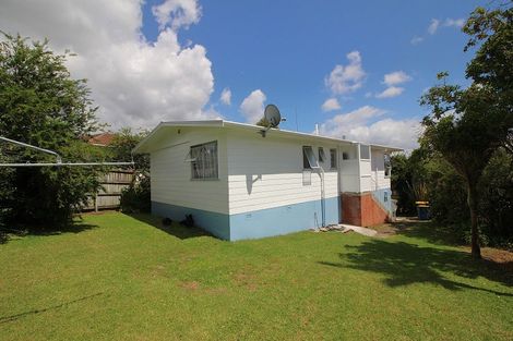 Photo of property in 104 Farquhar Road, Glendene, Auckland, 0602
