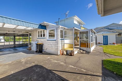 Photo of property in 18 Kent Street, Carterton, 5713