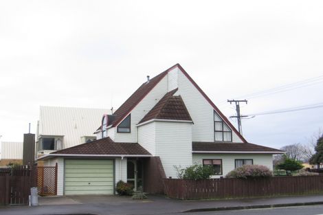 Photo of property in 2 Victoria Street, Levin, 5510