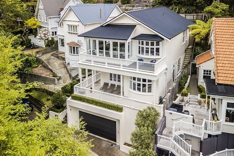 Photo of property in 19 Lower North Terrace, Kelburn, Wellington, 6012