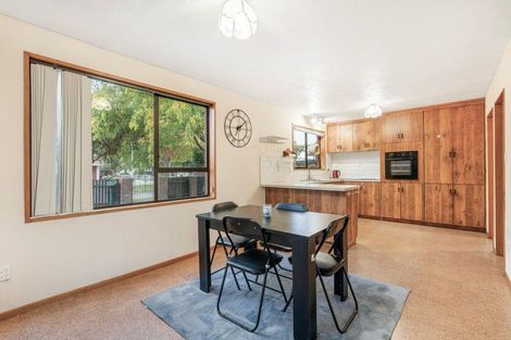 Photo of property in 31 Solomon Avenue, Redwood, Christchurch, 8051
