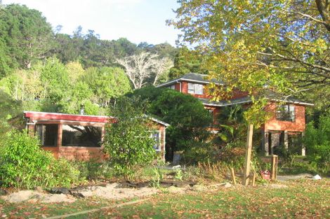 Photo of property in 40 Hine Road, Wainuiomata, Lower Hutt, 5014