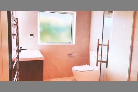 Photo of property in 6 Lancia Way, Oteha, Auckland, 0632