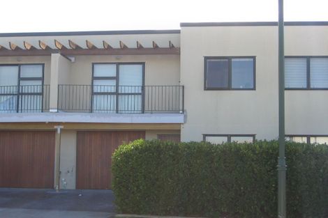 Photo of property in 19 Gunner Drive, Te Atatu Peninsula, Auckland, 0610