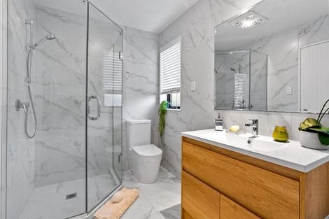 Photo of property in 112b Hutchinson Avenue, New Lynn, Auckland, 0600