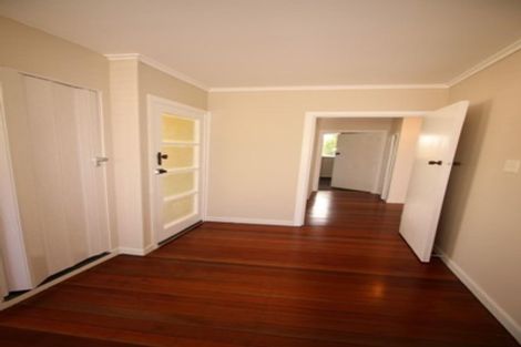 Photo of property in 100 Taikata Road, Te Atatu Peninsula, Auckland, 0610