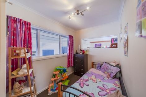 Photo of property in 33 Francis Drake Street, Waipukurau, 4200