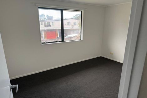 Photo of property in 10 Kaponga Crescent, New Lynn, Auckland, 0600