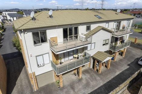 Photo of property in St Claire Village, 175/172 Mcleod Road, Te Atatu South, Auckland, 0610