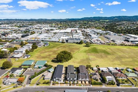 Photo of property in 8/28 Smythe Road, Henderson, Auckland, 0612