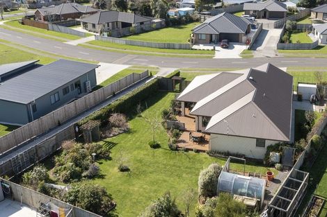 Photo of property in 10 Gladys Place, Levin, 5510