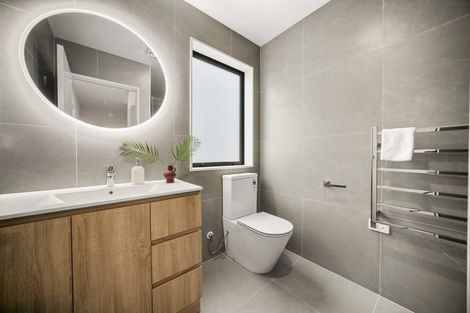 Photo of property in 21a Hillcrest Avenue, Hillcrest, Auckland, 0627