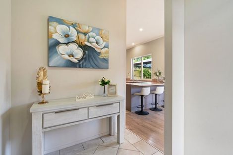 Photo of property in 8 Neaptide Close, Red Beach, 0932