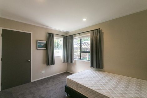 Photo of property in 3 Cairnbrae Court, Northcross, Auckland, 0632