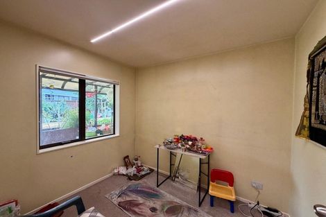 Photo of property in 9 Crestlands Place, Papakura, 2110