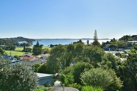 Photo of property in 8 Kathy Terrace, Stanmore Bay, Whangaparaoa, 0932