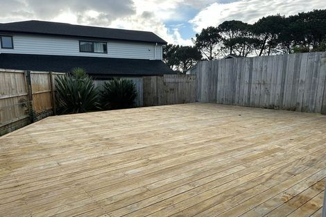 Photo of property in 77 Granville Drive, Massey, Auckland, 0614