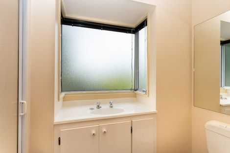 Photo of property in 208 Memorial Avenue, Burnside, Christchurch, 8053