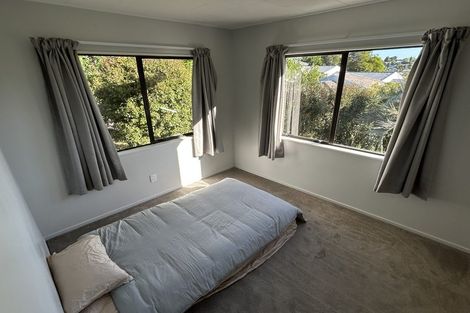 Photo of property in 15 Atlantis Place, Totara Vale, Auckland, 0629