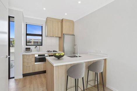 Photo of property in 45 Periko Way, Takanini, 2112