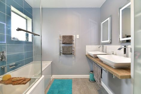 Photo of property in 33a Rosario Crescent, Red Beach, 0932