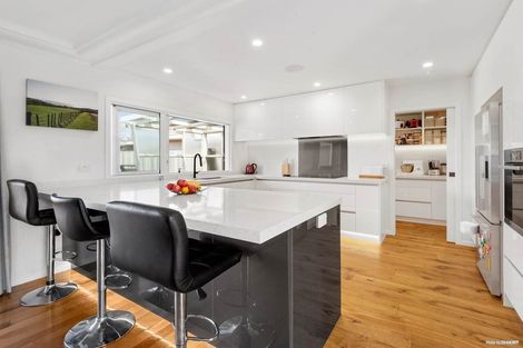 Photo of property in 43 Gloria Avenue, Te Atatu Peninsula, Auckland, 0610