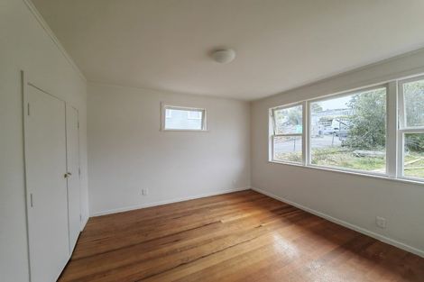 Photo of property in 11 Cypress Place, Sunnynook, Auckland, 0620