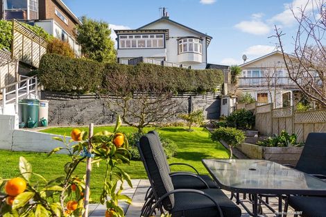 Photo of property in 25 Eden Street, Island Bay, Wellington, 6023