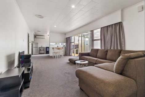 Photo of property in 3 Guildford Street, Levin, 5510