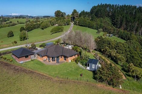 Photo of property in 52 Fishlock Road, Te Arai, Wellsford, 0974