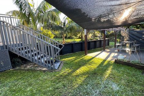 Photo of property in 30 Eastglen Road, Glen Eden, Auckland, 0602