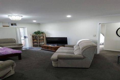 Photo of property in 9a Holland Street, Pukekohe, 2120