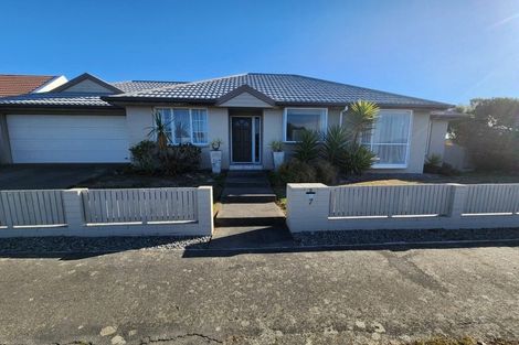 Photo of property in 2/7 Orlando Crescent, Waimairi Beach, Christchurch, 8083