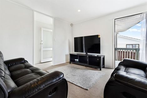 Photo of property in 2/8 Dalmatia Place, Henderson, Auckland, 0612
