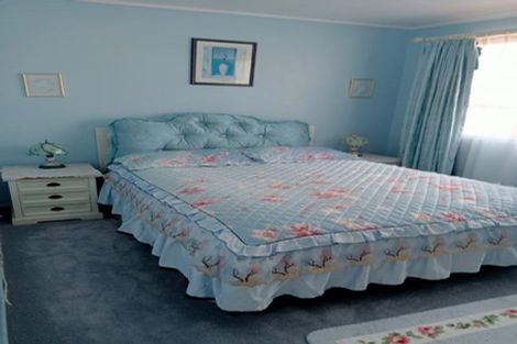 Photo of property in 11 Iredale Road, Hawera, 4610