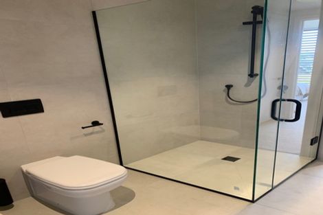 Photo of property in 1a/5 Park Rise, Campbells Bay, Auckland, 0630