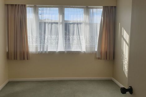 Photo of property in 10 Maher Place, Ranui, Porirua, 5024