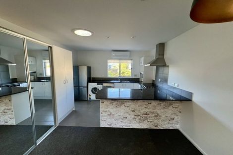 Photo of property in 1/48 Taharoto Road, Takapuna, Auckland, 0622
