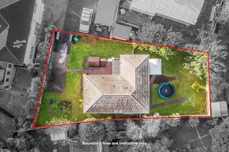 Photo of property in 19 Loughanure Place, Massey, Auckland, 0614