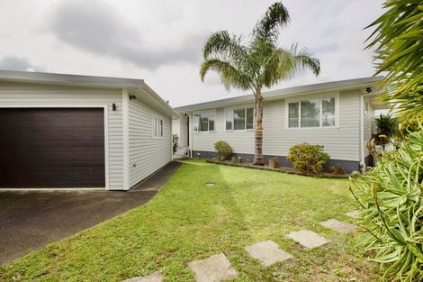 Photo of property in 5 Ngatoa Place, Glenfield, Auckland, 0629