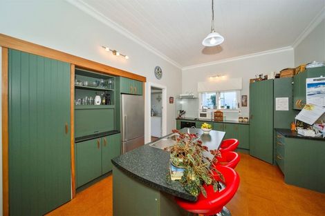 Photo of property in 237 South Road, Hawera, 4610