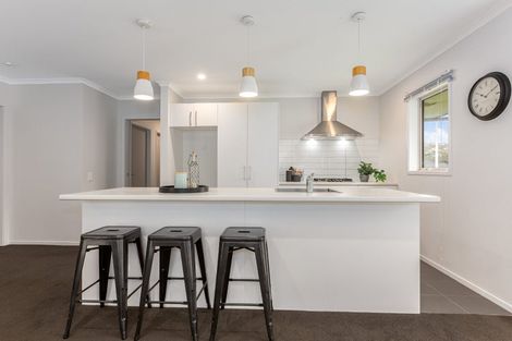 Photo of property in 26 Mooring Close, Whitby, Porirua, 5024