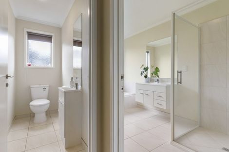 Photo of property in 100 Estuary View, Whangamata, 3620