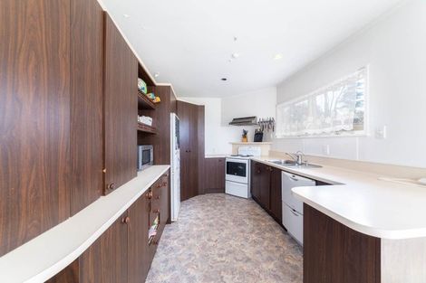 Photo of property in 16 Crompton Road, Massey, Auckland, 0614