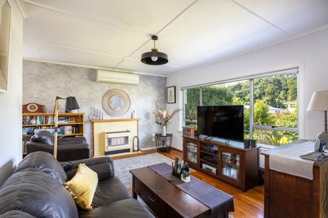 Photo of property in 30 Awanui Street, Merrilands, New Plymouth, 4312