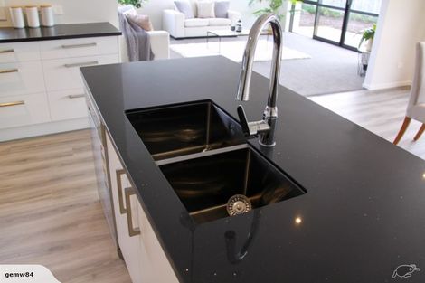 Photo of property in 19 Hoylake Place, Wattle Downs, Auckland, 2103