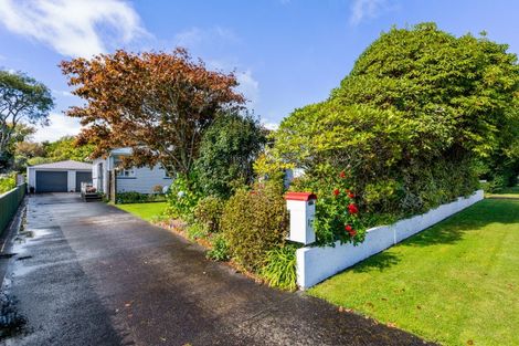 Photo of property in 17 Hinau Street, Inglewood, 4330