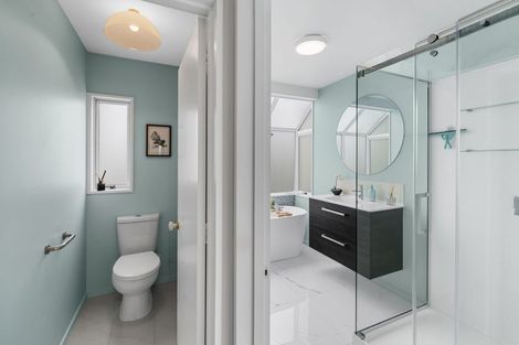 Photo of property in 33 Glenburn Place, Avonhead, Christchurch, 8042